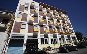George Hotel